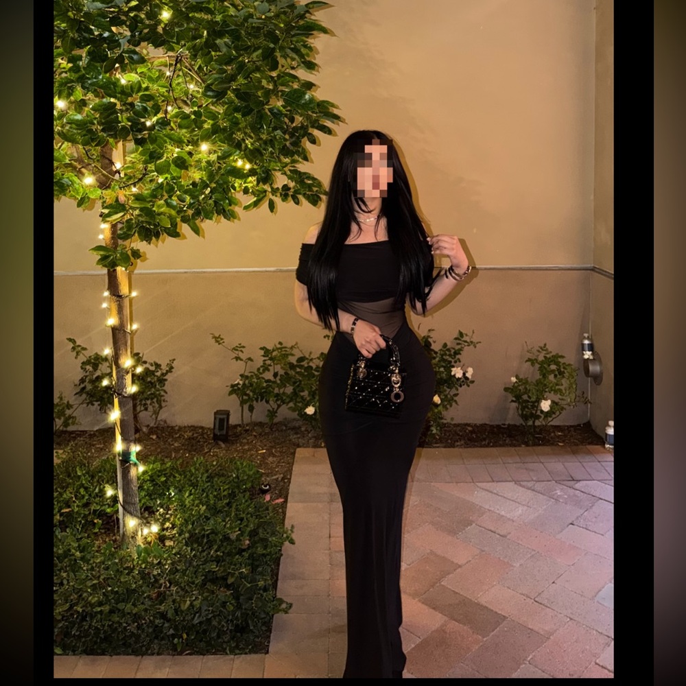 Sleek Black Off-Shoulder Maxi Dress